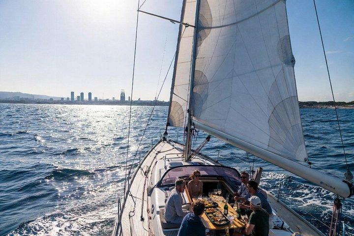 Excursion à la voile Barcelone et visite d'une cave à Tiana