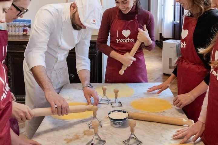 ヴェネツィア：セント・マークスによるワイン付きパスタ＆ジェラート体験教室