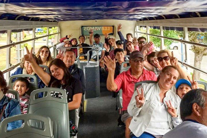 Entdecken Sie Santiago: Touristenbus, San Cristóbal-Hügel und Wein