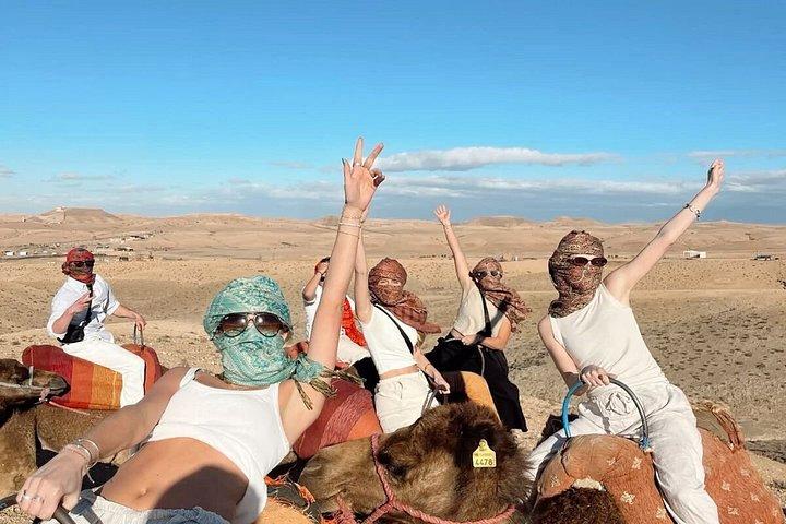 Agafay Desert Sunset Experience Quad Kamelritt und Abendessen