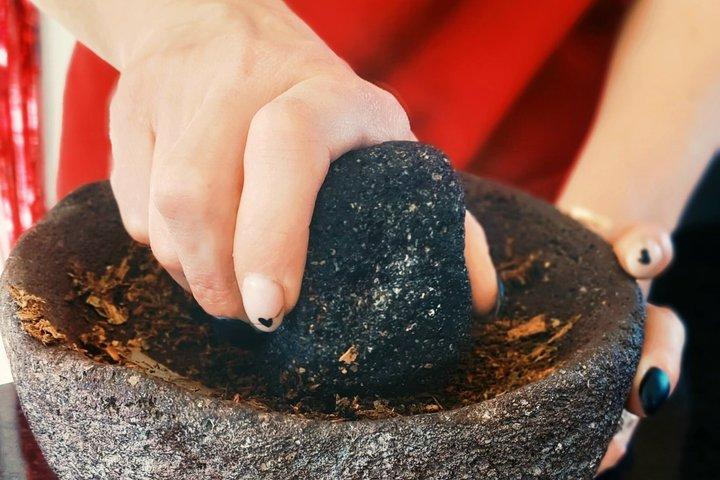 Del Comal a Tu Alma: Cocina Tapatía Real