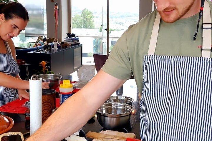 Del Comal a Tu Alma: Cocina Tapatía Real
