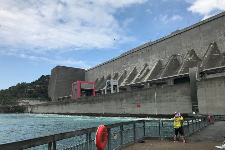ニューヨーク発 ナイアガラ滝、トロント、サウザンドアイランド3日間ツアー