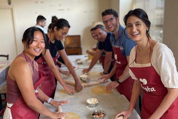 Florence : Lasagna & Tiramisù Class with Wine by Ponte Vecchio