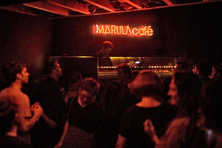 Barcelona : 地元DJ＆ダンスフロアとナイトライフツアー