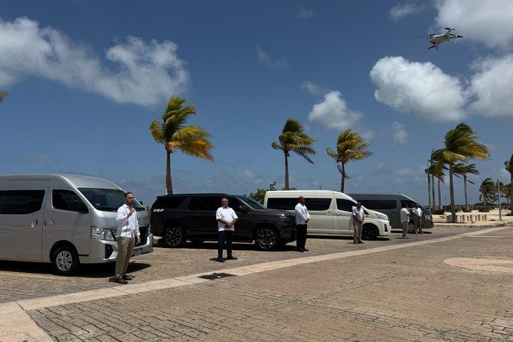 Traslado privado de ida y vuelta desde el aeropuerto de Cancún a la zona hotelera Hoteles