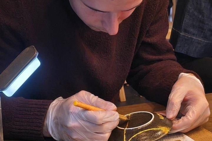 Tokyo Workshop tradizionale di Kintsugi ad Asakusa Gold Repair Art