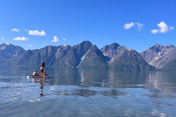 Arctic Stand Up Paddleboarding Adventure perto de Tromsø