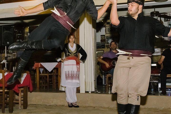 Rethymno : クレタ島の夜ディナーと生演奏、ローカルガイド