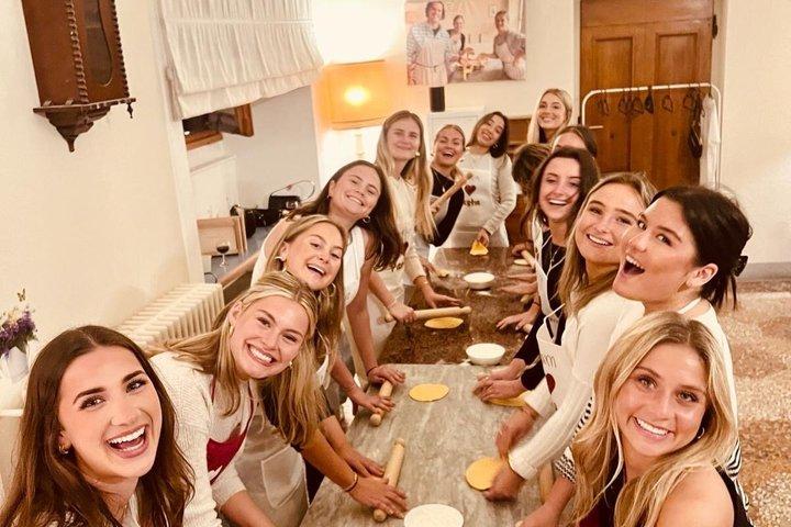 Florence : Lasagna & Tiramisù Class with Wine by Ponte Vecchio