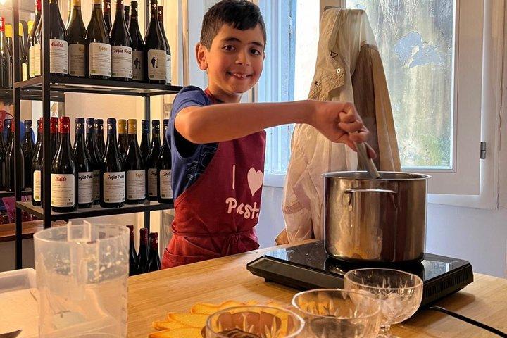 Florence : Lasagna & Tiramisù Class with Wine by Ponte Vecchio