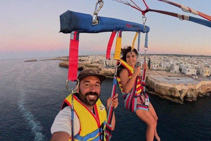 Volo con Paracadute Ascensionale a Polignano a mare