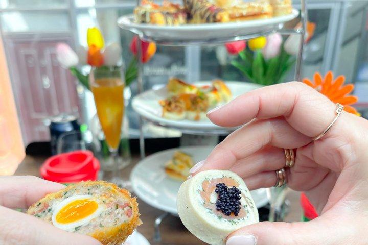Brunch and Bubbles London Sightseeing Tour with Prosecco