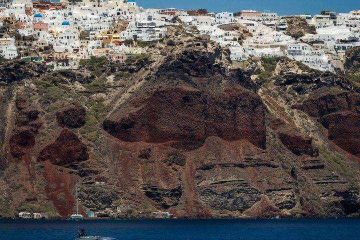 サントリーニ島クルーズシュノーケリング、火山と温泉体験