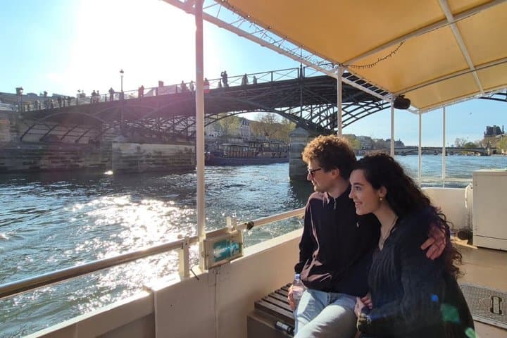 Paris Seine River Sightseeing Guided Cruise Vedettes du Pont Neuf
