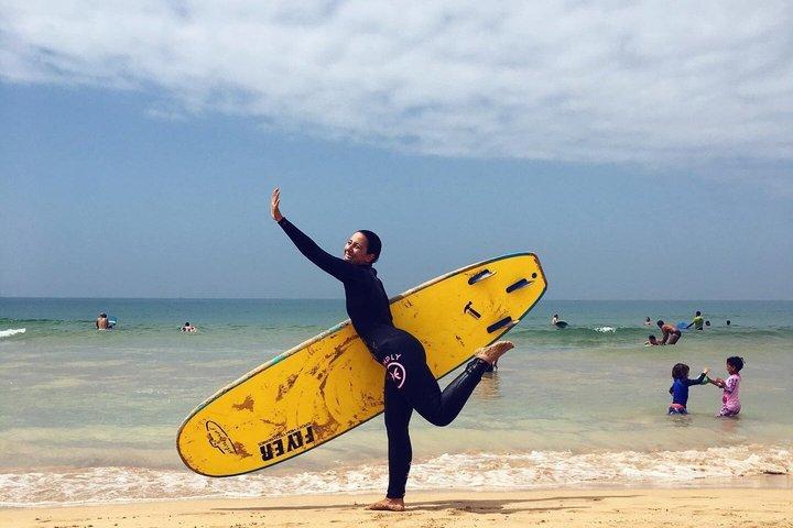 Surf Lesson Praia da Rocha – Beginner Friendly + Small Groups