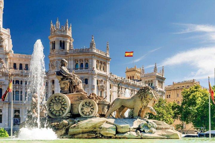 Excursão de meio dia em grupo pequeno em Madrid com Royal Palace & Hotel Pickup