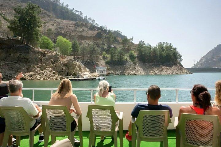 Recorrido en barco por el Cañón Verde desde un lado con almuerzo y refrescos