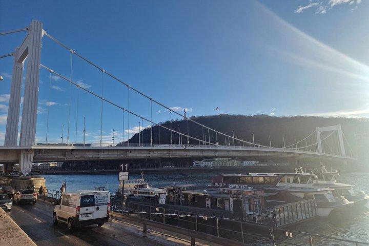 ブダペスト散策ツアー：国会、バシリカ＆ドナウ川クルーズ