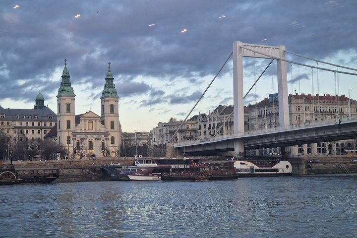 ブダペスト散策ツアー：国会、バシリカ＆ドナウ川クルーズ