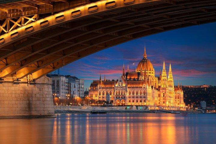 Excursão a pé em Budapeste: Parlamento, Basílica e Cruzeiro pelo Rio Danúbio