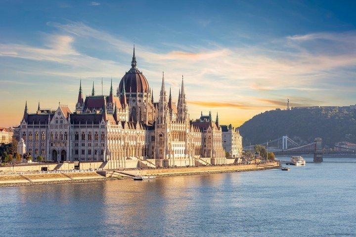 Excursão a pé em Budapeste: Parlamento, Basílica e Cruzeiro pelo Rio Danúbio