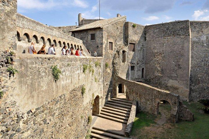 Day Trip to Bracciano Castle and Lake Bracciano from Rome