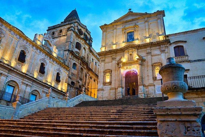 ローマからアッシジとウンブリア地方の田園地帯を巡るプライベート日帰り旅行