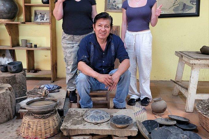 モンテ・アルバン3時間観光、バロ・ネグロとアレブリヘス入場料込み
