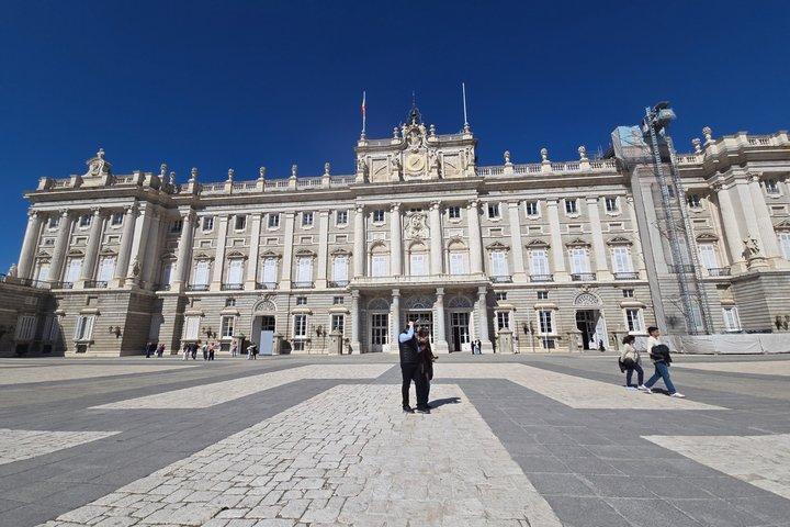 Guidet lille gruppe tur i det kongelige palads i Madrid (max 8 personer)