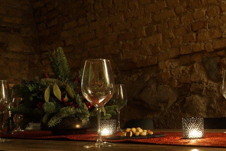 Degustações de vinho e mel locais em Vilnius Old Town Cellars