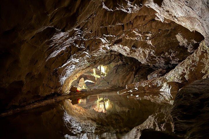 セント・ベアタス洞窟ガイドツアー（シーニックウォークと博物館訪問付き）