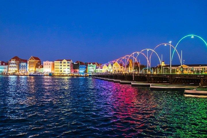 キュラソー島のアーバンビーチツアー