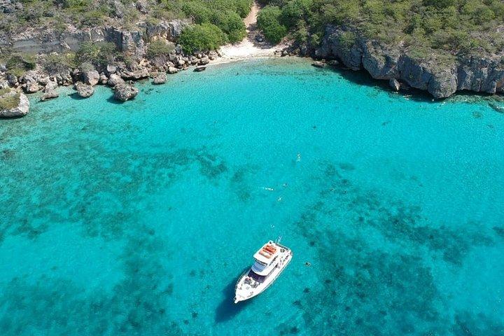 キュラソー島のアーバンビーチツアー