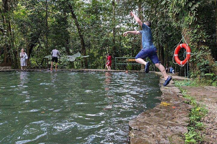 パナマ : 滝のある火山終日アドベンチャー旅行