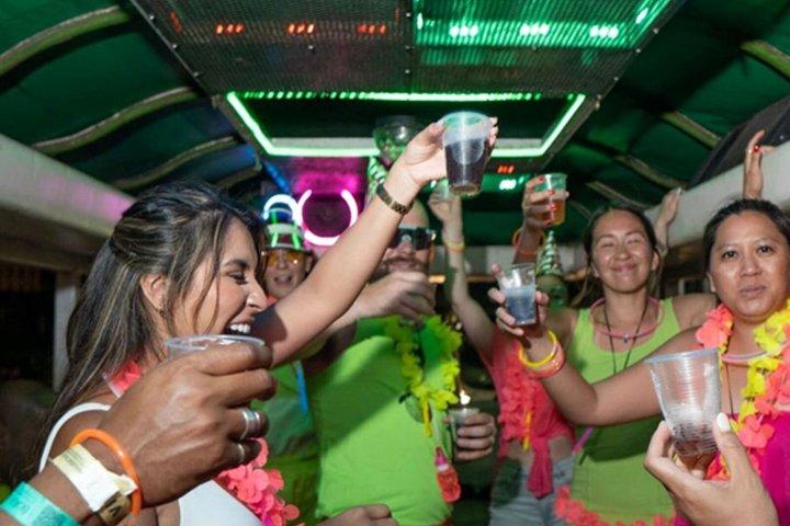 Chiva Rumbera VIP-Nachttour + Bier