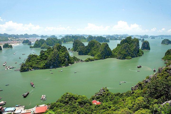 ハノイ発ハロン湾クルーズ＆バットチャン陶芸村終日