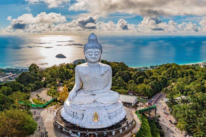 Phuket Discovery con almuerzo : Gran Buda, Old Town & Sunday Market