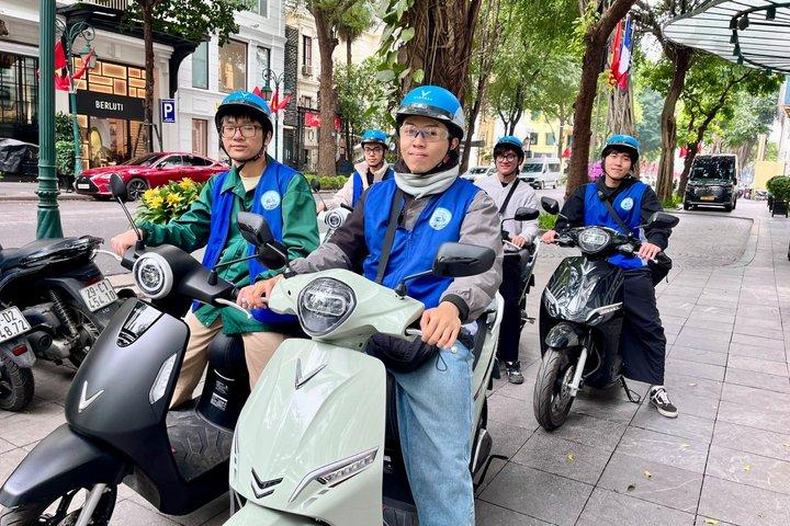 Hanoi City : Street Food, Cultura e Storia Tour di mezza giornata in E-Scooter