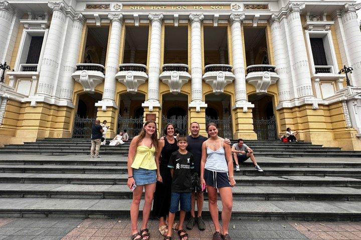 Hanoi City : Street Food, Cultura e Storia Tour di mezza giornata in E-Scooter
