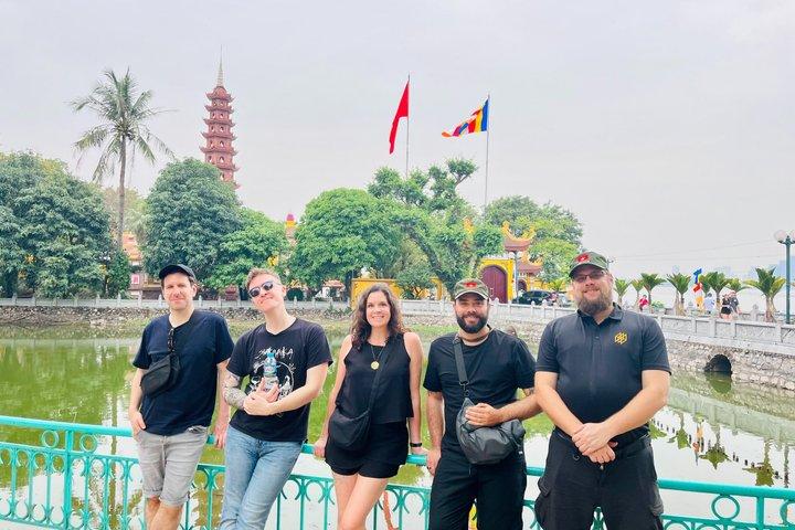 Hanoi City : Street Food, Cultura e Storia Tour di mezza giornata in E-Scooter