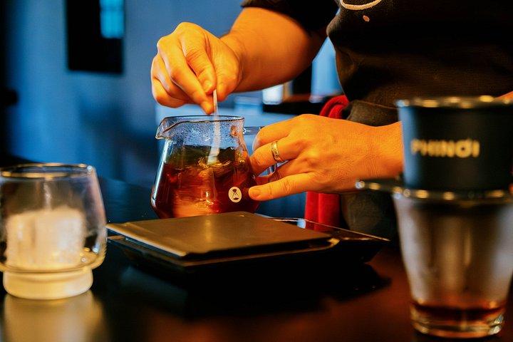 ハノイの醸造所と噛み砕き : 文化的なコーヒーと食の散歩