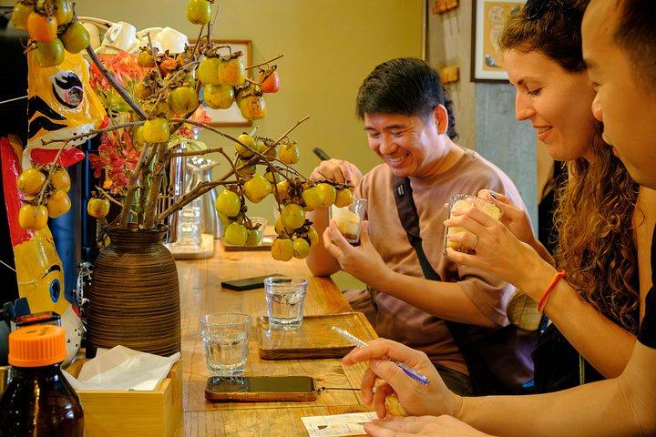 ハノイの醸造所と噛み砕き : 文化的なコーヒーと食の散歩