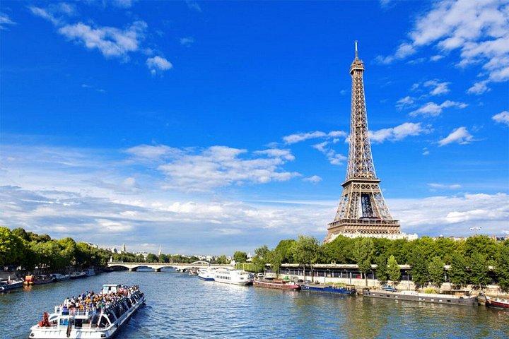 Visite privée de Paris de 3 heures en minivan avec champagne