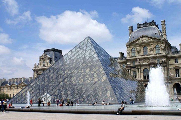 Visite privée de Paris de 3 heures en minivan avec champagne