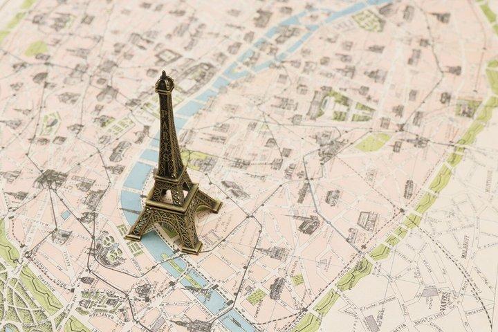 Visite privée de Paris de 3 heures en minivan avec champagne