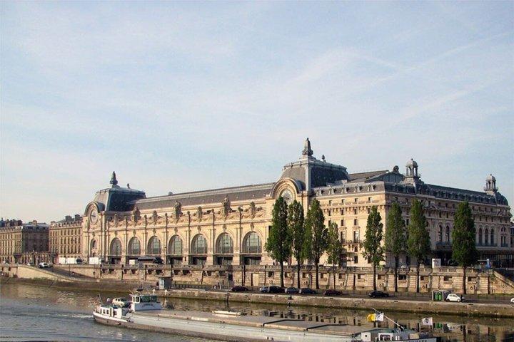 Visite privée de Paris de 3 heures en minivan avec champagne