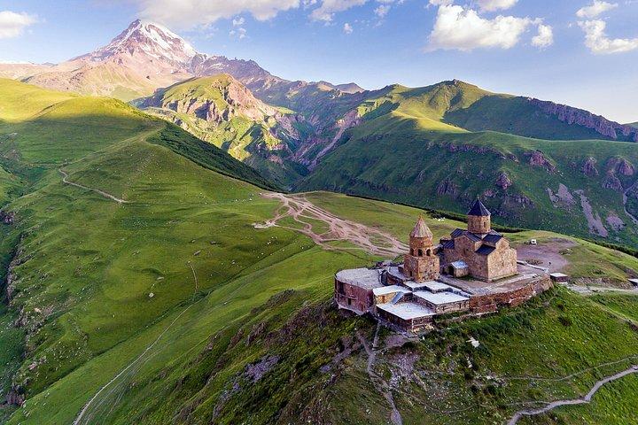 カズベギとグダウリへの日帰り旅行
