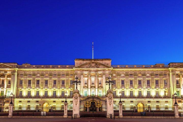 Private Illumination Tour of London by Black Cab with Pickup Drop