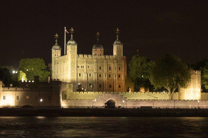 Private Illumination Tour of London by Black Cab with Pickup Drop